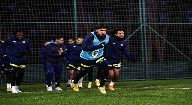 Fenerbahçe, Hatayspor maçı öncesi kampa girdi