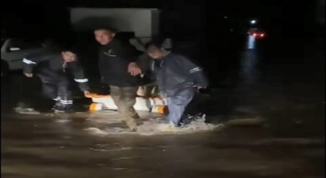 Fethiyede sağanak yağmur etkili oldu