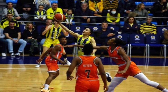 FIBA Avrupa Ligi: Fenerbahçe Alagöz Holding: 83 - Tango Bourges Basket: 64