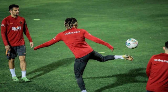Galatasaray, Antalya kampının ilk antrenmanını yaptı
