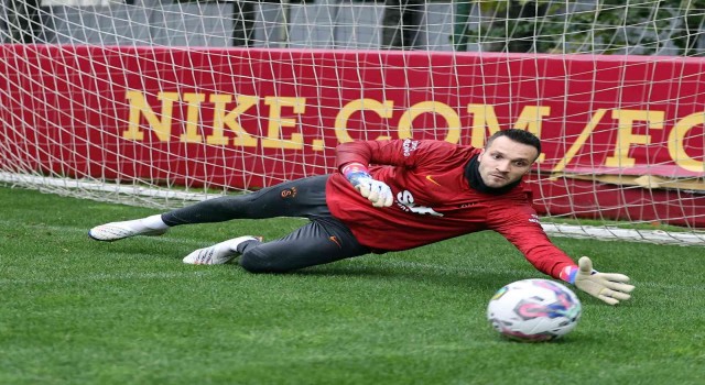 Galatasaray çalışmalarına devam etti