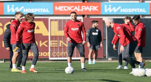 Galatasarayda Icardi saha çalışmalarına başladı