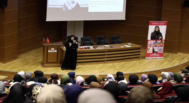 GAÜNde En yüce duygu annelik konferansı