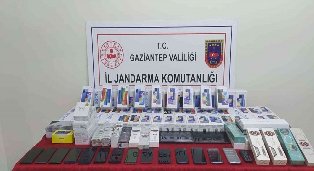 Gaziantepte 1,5 milyon liralık kaçak teknolojik ürün ele geçirildi
