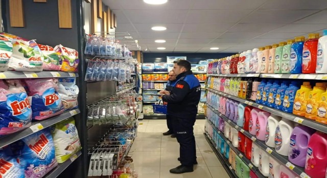 Gazipaşada zabıta ekipleri marketleri denetledi
