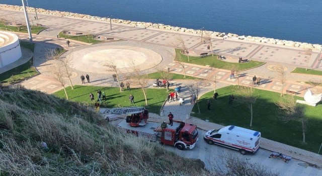 Genç kız uçurumdan düşerek yaralandı