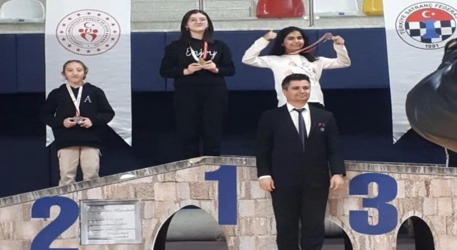 Genç satranççılar hünerlerini müsabakada sergiledi