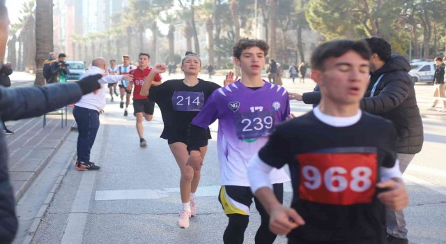 Gençler Atası için koştu