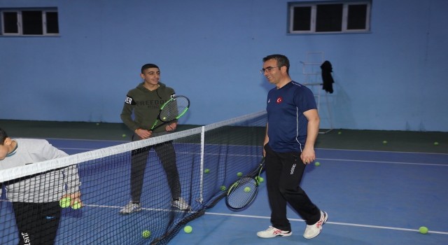 Gençlik Spor İl Müdürü Din, sporcularla antrenman yaptı