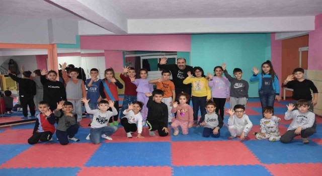 Germencik Belediyesi halk oyunları kursuna yoğun ilgi