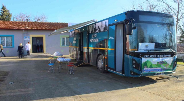 ‘Gezici Kütüphane Kırsalda öğrencilere kitap sevgisi dağıtıyor