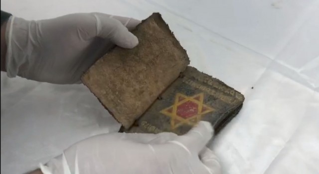 Giresunda ele geçirilen 700 yıllık Tevrat Suriyeden Türkiyeye getirilmiş