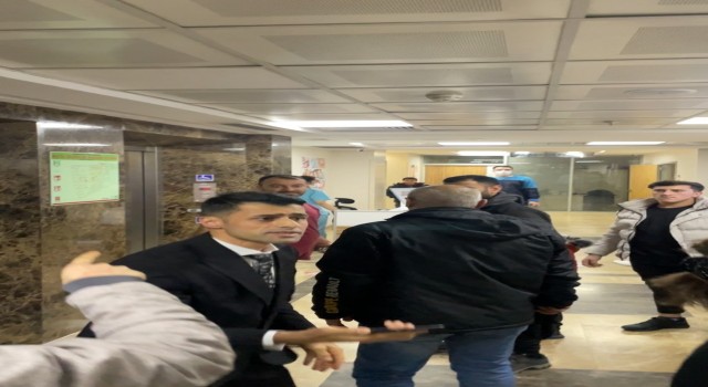 Gittikleri hastanede doktoru sahte sanınca yaşanan tartışmada doktorun hastanede kaydı olmadığı öğrenildi