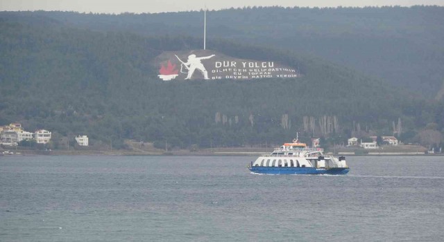 Gökçeada ve Bozcaadaya bugün ve yarınki feribot seferleri fırtına nedeniyle iptal edildi