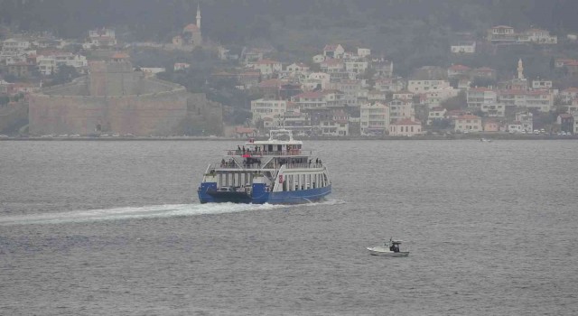 Gökçeada ve Bozcaadaya feribot seferlerine 2 gün fırtına engeli
