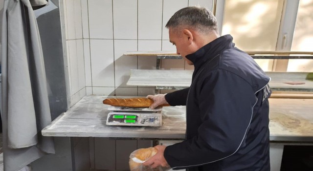Gönende zabıta ekiplerinden denetleme