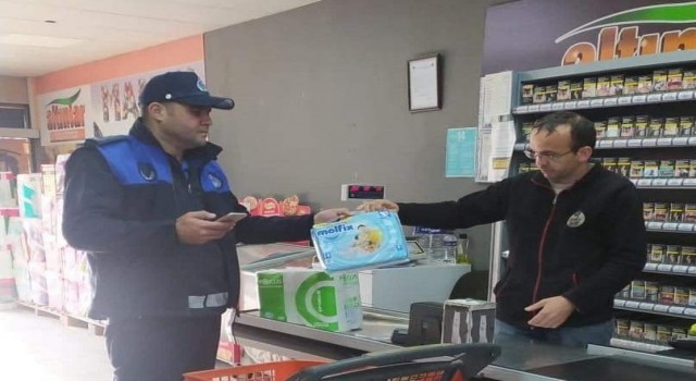 Gönende zabıtadan marketlerde denetim
