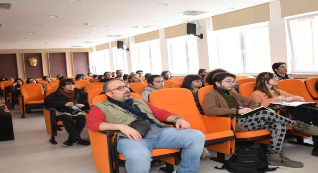 GSFde “Grafik Tasarımında Güncellik ve Uluslararası Mesleki Gelişim” konuşuldu