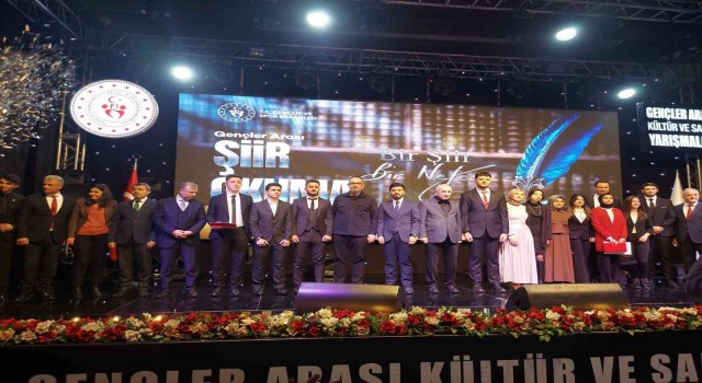 Güçlü sesiyle Türkiye üçüncüsü oldu