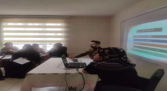Güroymakta “Finansal Okuryazarlık ve Kadınların Ekonomide Güçlenmesi” semineri verildi