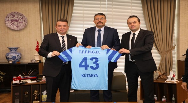 Hakemlerimizin yanındayız