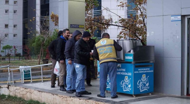 Haliliyede gönülleri ısıtan çorba ikramı