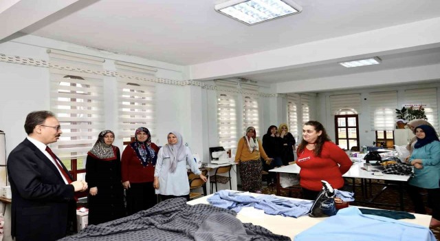 Halk Eğitim Merkezi kurslarında incelemeler yaptı