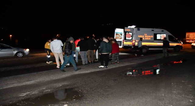 Hatayda kayganlaşan yolda elektrikli bisiklet devrildi: 2 yaralı