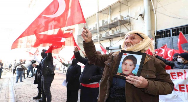 HDP binasında Ölürüm Türkiyem şarkısı çalındı