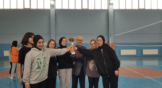 Hisarcık Anadolu Lisesinde voleybol turnuvası