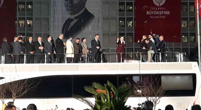 İBB başkanı Ekrem İmamoğlu, Saraçhanede vatandaşlara hitap etti