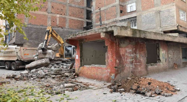 İHAnın haberi ses getirdi tacizcinin yakalandığı o ev yıkıldı