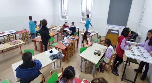 İlkokul öğrencilerine Akıl ve Zeka Oyunları Kursu