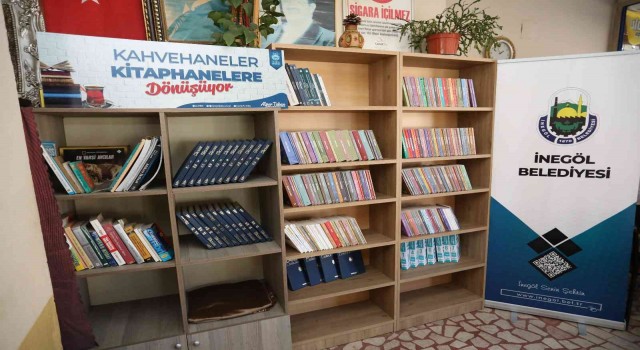 İnegölde kahvehaneler kitaphaneye dönüşüyor