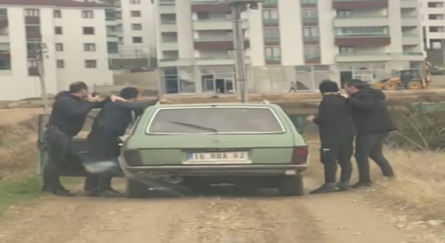 İnegölde otomobil hırsızları yakalandı