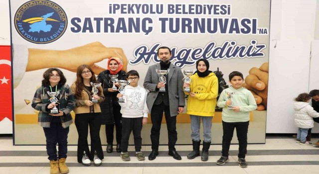 İpekyolunda satranç turnuvasının kazananları belli oldu