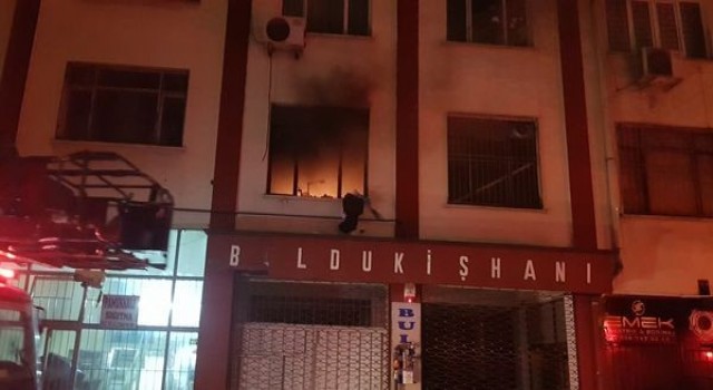 İş merkezindeki yangın korkuttu