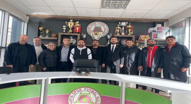 Isparta 32 Sporun efsanesinin kramponları bağışlandı