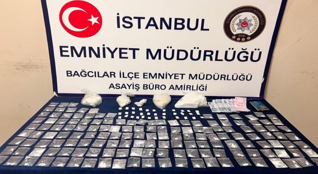 İstanbulda 1,5 milyon liralık kokain operasyonu kamerada