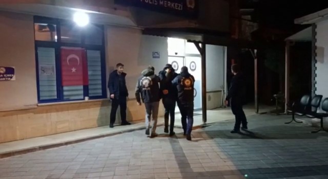 İstanbulda haklarında kesinleşmiş hapis cezasıyla aranan 53 hükümlü şahıs yakalandı