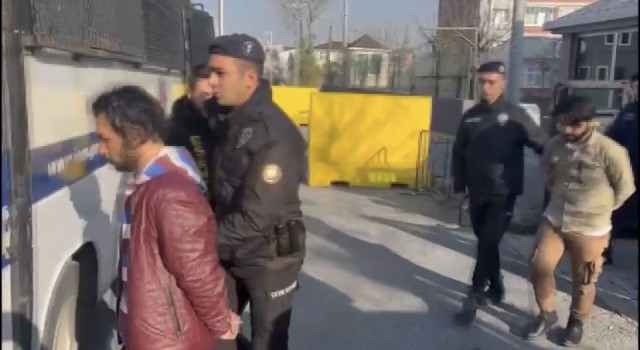 İstanbulda korkunç cinayet: 8 şahıs tarafından dövülerek bıçaklandı