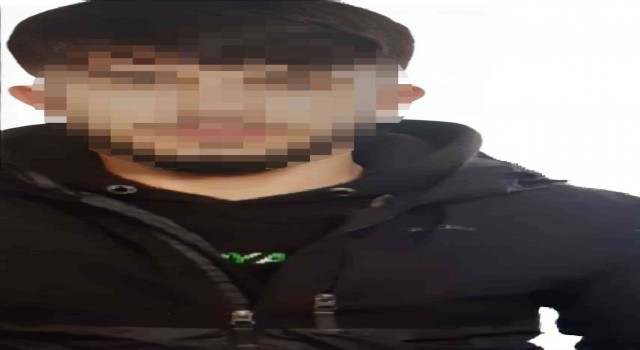 İstanbulda polisten kaçan şüphelinin yakalandığı anlar kamerada
