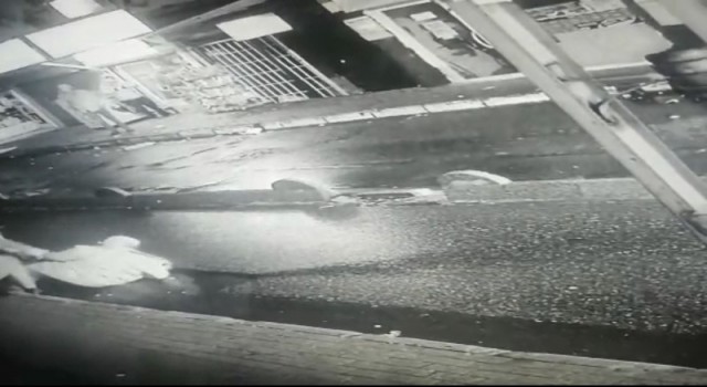 İstanbulda taksiciye dayak kamerada: Gasp oyununu polis bozdu