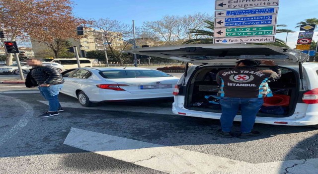 İstanbulda trafikte makas atan sürücü polisten kaçamadı