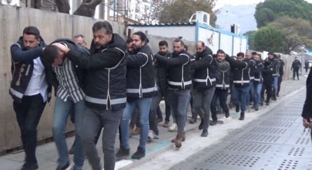 İzmir merkezli ‘silindir operasyonunda toplam 25 tutuklama