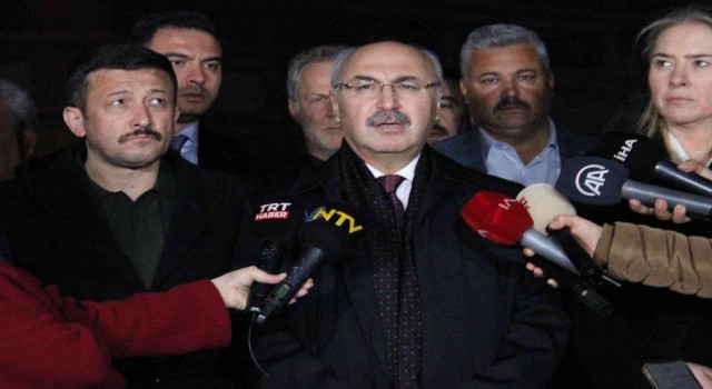 İzmir Valisi Yavuz Selim Köşger: “Şuan 4 vefat eden vatandaşımızın olduğu kesin”