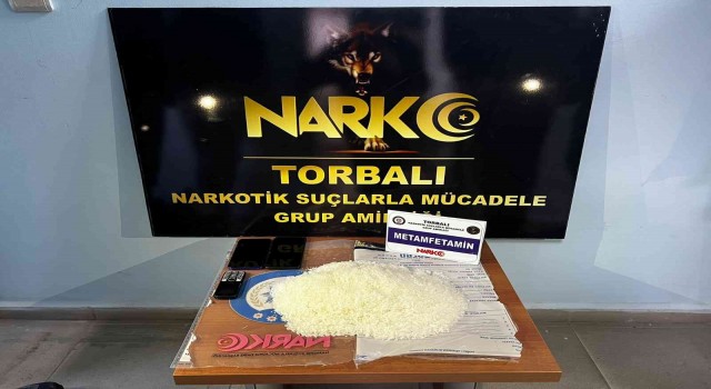 İzmirde 1 buçuk kilo metamfetamin ele geçirildi