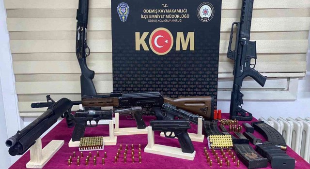 İzmirde ruhsatsız silah operasyonu
