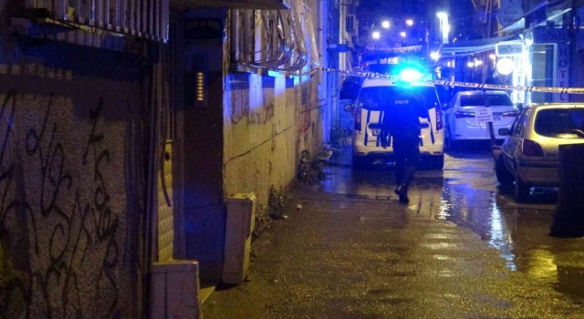 İzmirde silahlı saldırı sonucu 1 kişi yaralandı