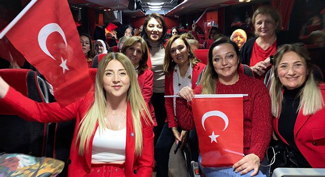 İzmir'in Kadınları Ankara'ya Akın Etti